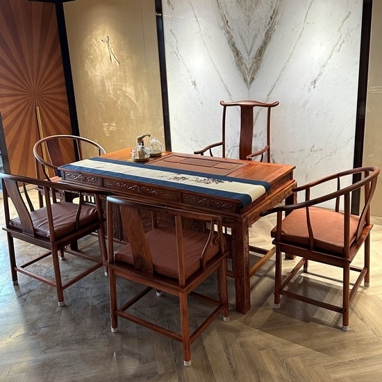Bộ Bàn Trà Kiểu Tàu Gỗ Hương Đậm Chất Văn Hóa Á Đông