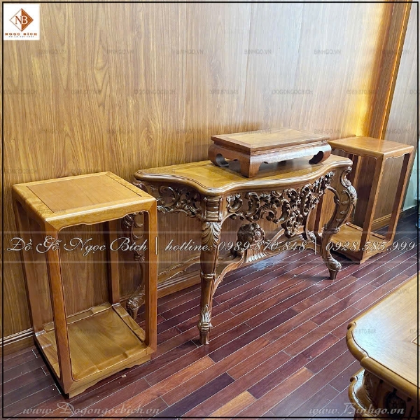 Bàn đôn gỗ gõ đỏ điểm nhấn phòng khách
