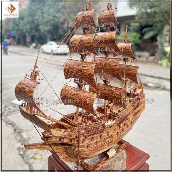 Mô hình thuyền buồm gỗ sưa dài 100cm 