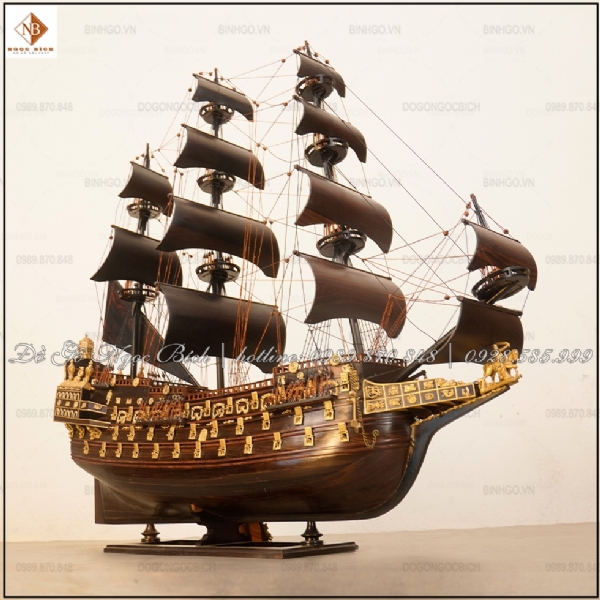 Thuyền buồm phong thủy Gỗ Cẩm phòng họp