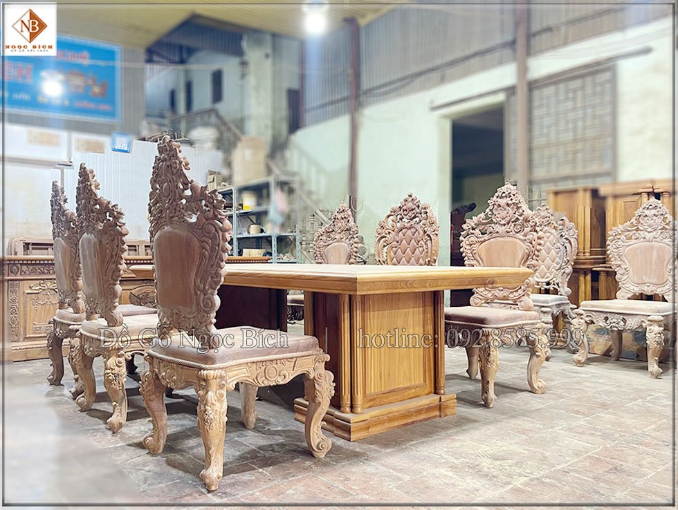 Bộ bàn họp này phù hợp với không gian phong cách tân cổ điển