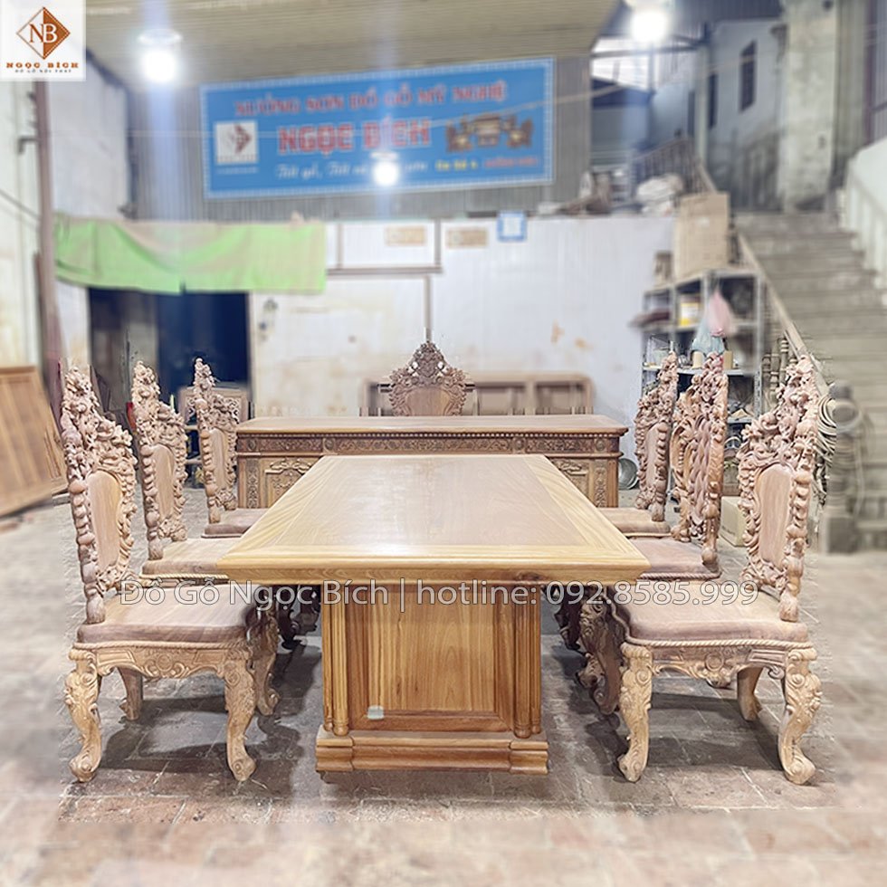 Bộ bàn họp mẫu tân cổ điển là sự kết hợp hoàn hảo giữa nghệ thuật và chất liệu gỗ