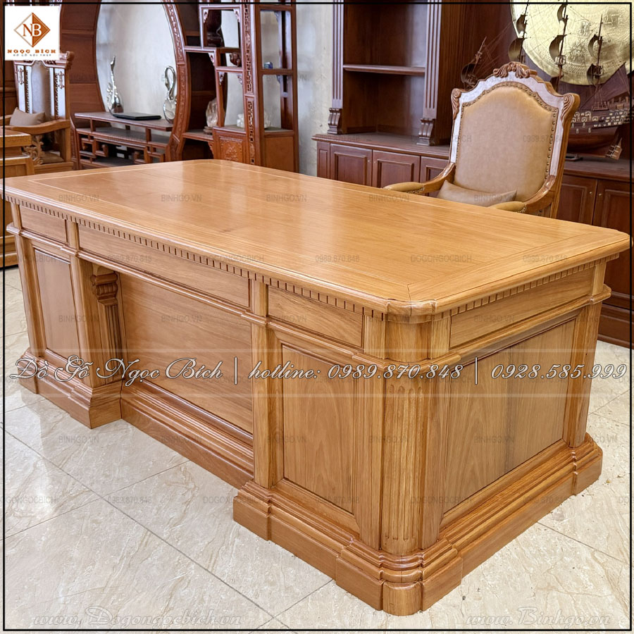 Bàn với thiết kế tối giản , tinh tế tập trung phô diễn những đường nét sắc sảo và vẻ đẹp gỗ tự nhiên