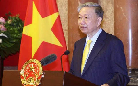 hinh-anh-cap-Lanh-Dao-dang-phat-bieu.jpg