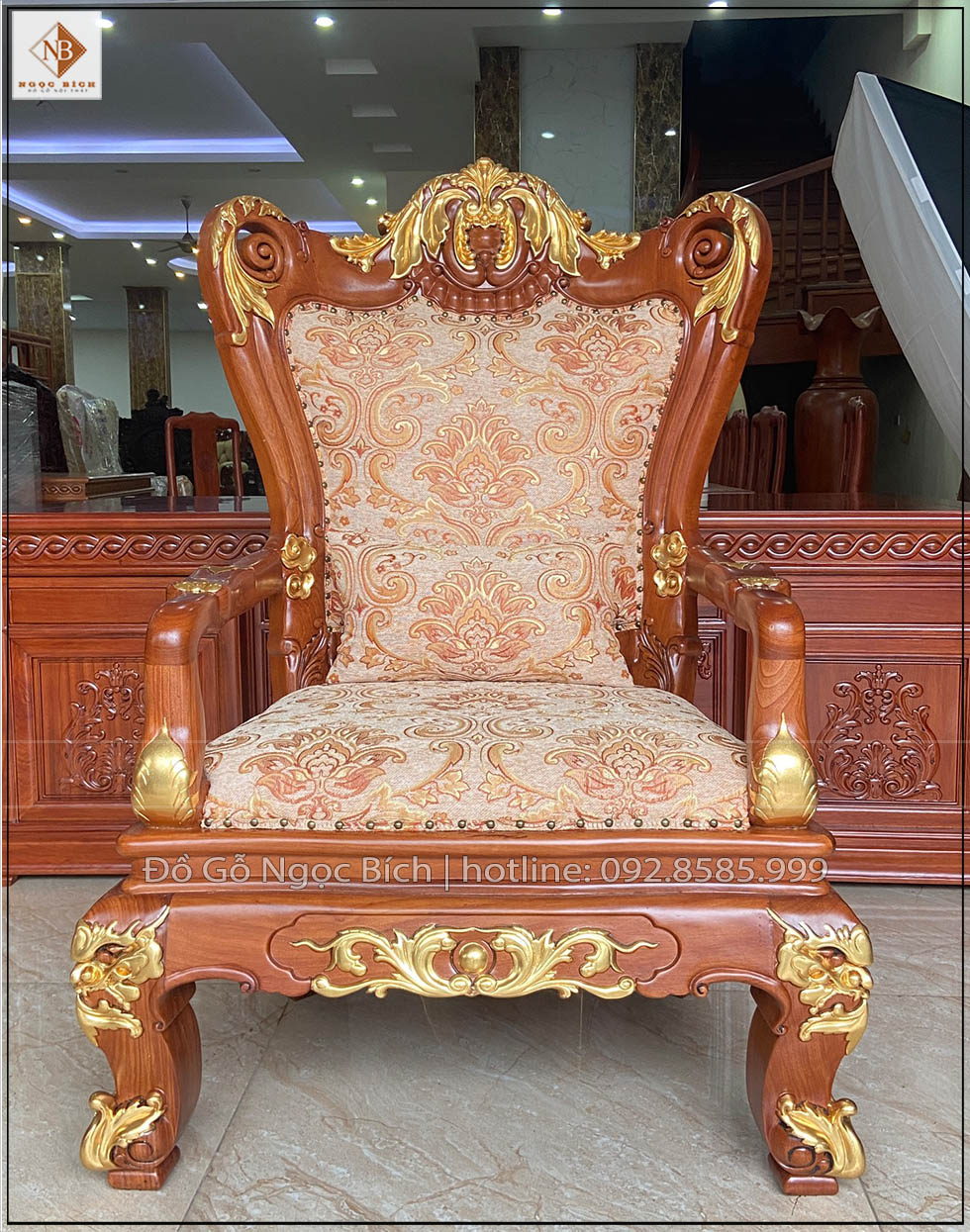 Ghế được làm từ chất liệu gỗ tự nhiên