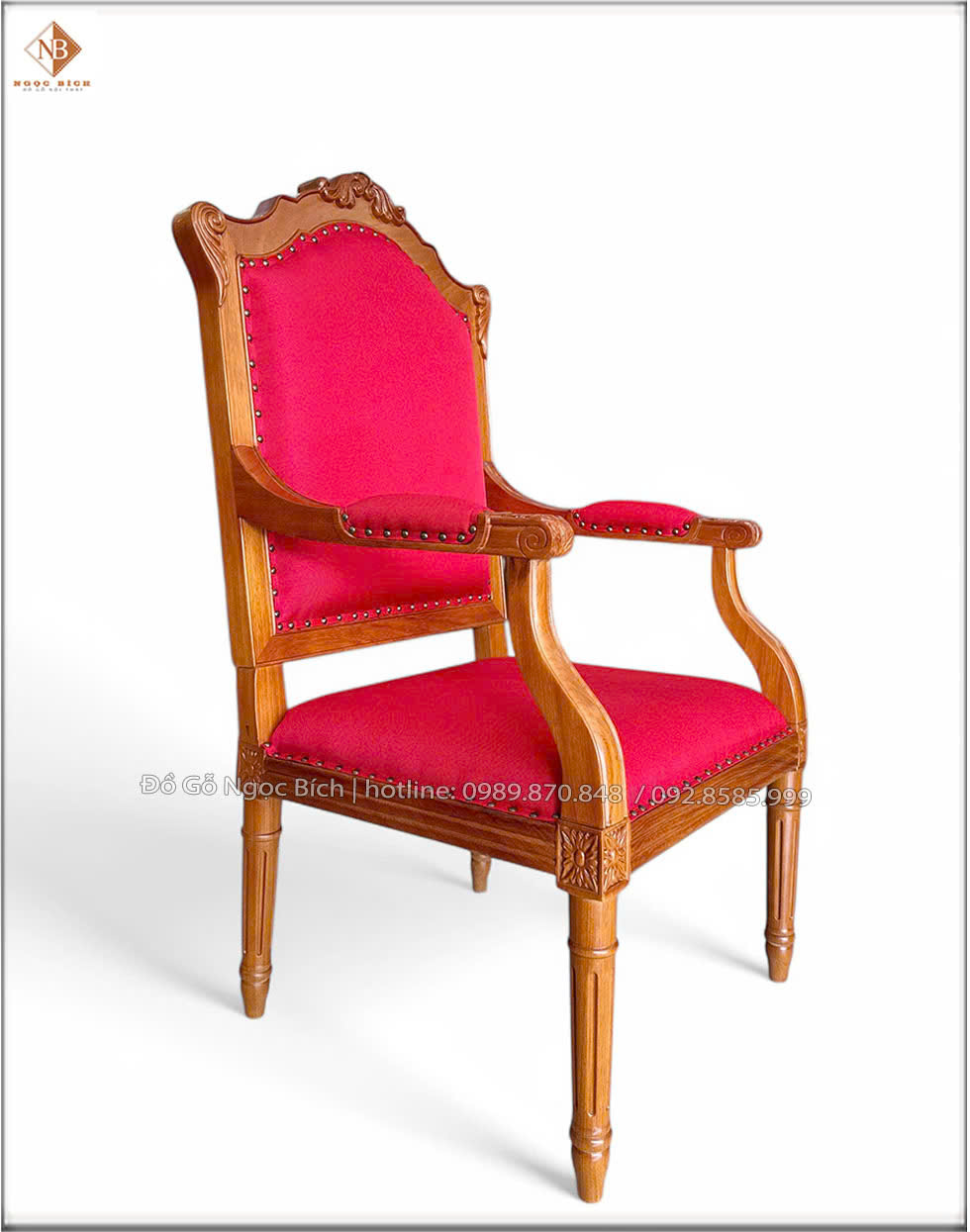 Khung gỗ chất liệu gỗ gõ đỏ với vân gỗ đẹp