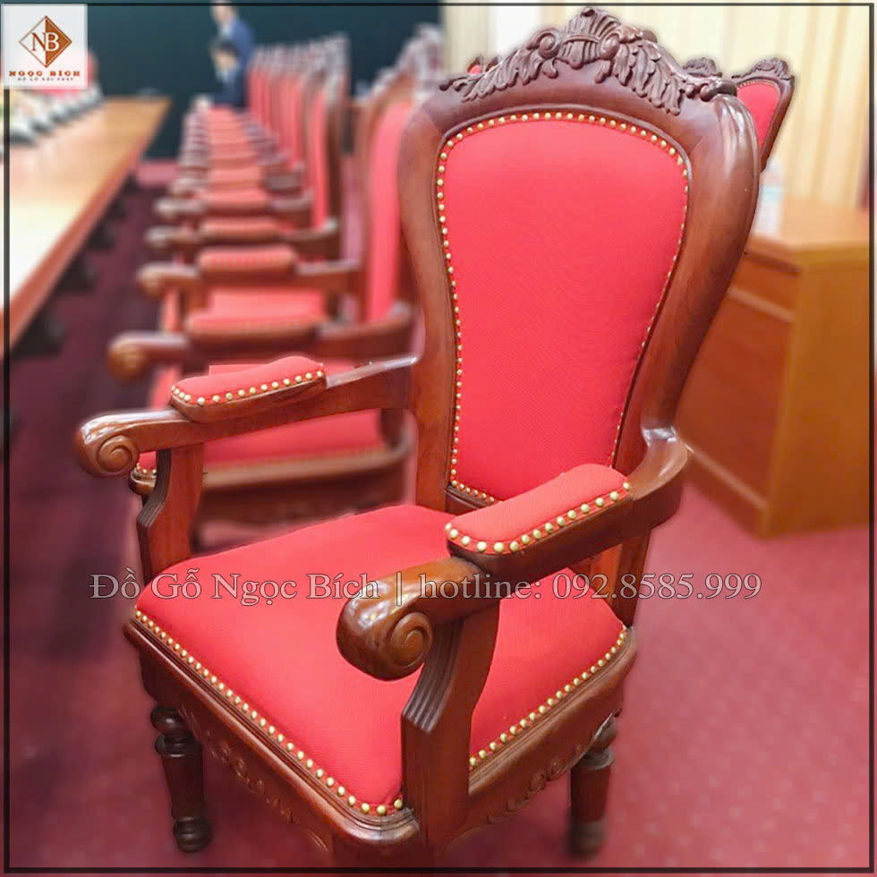 Ghế có thiết kế theo phong cách tân cổ điển 