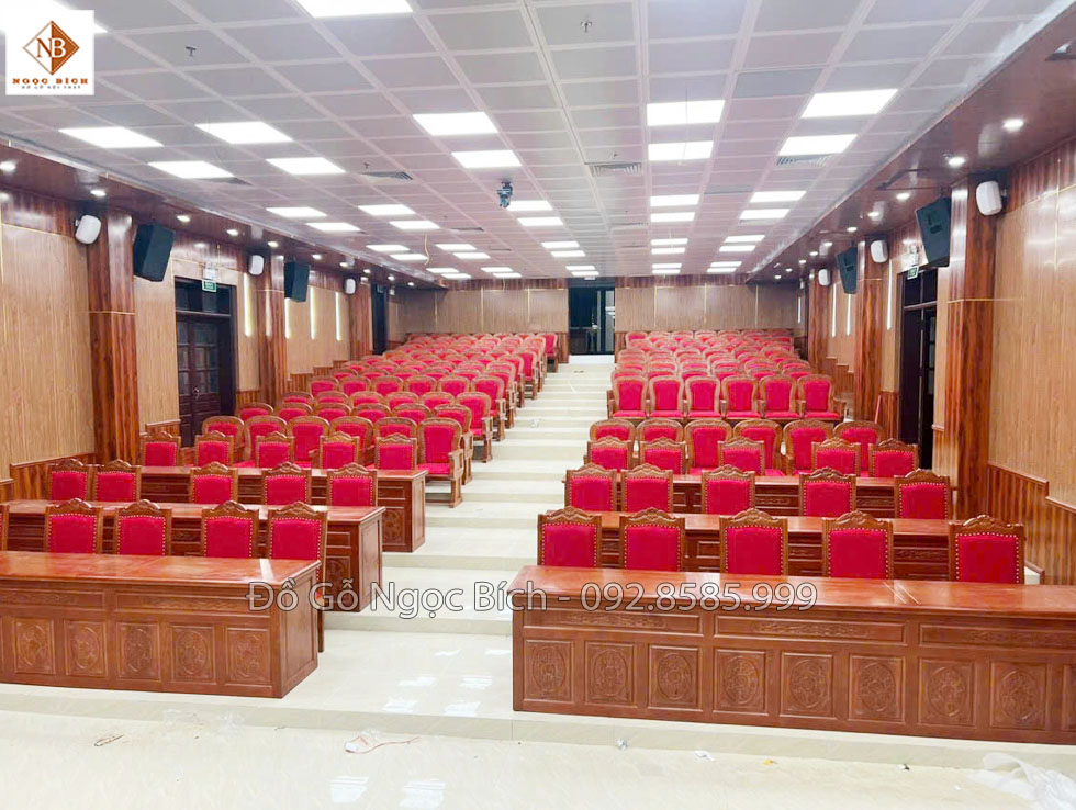 Bộ bàn ghế họp góp phần tạo nên không gian làm việc chuyên nghiệp , hiẹn đại