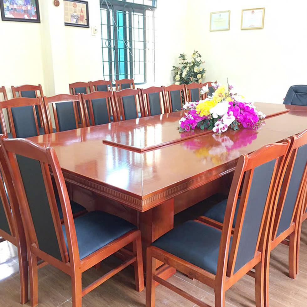 Nội thất phòng họp cấp Huyện Ủy