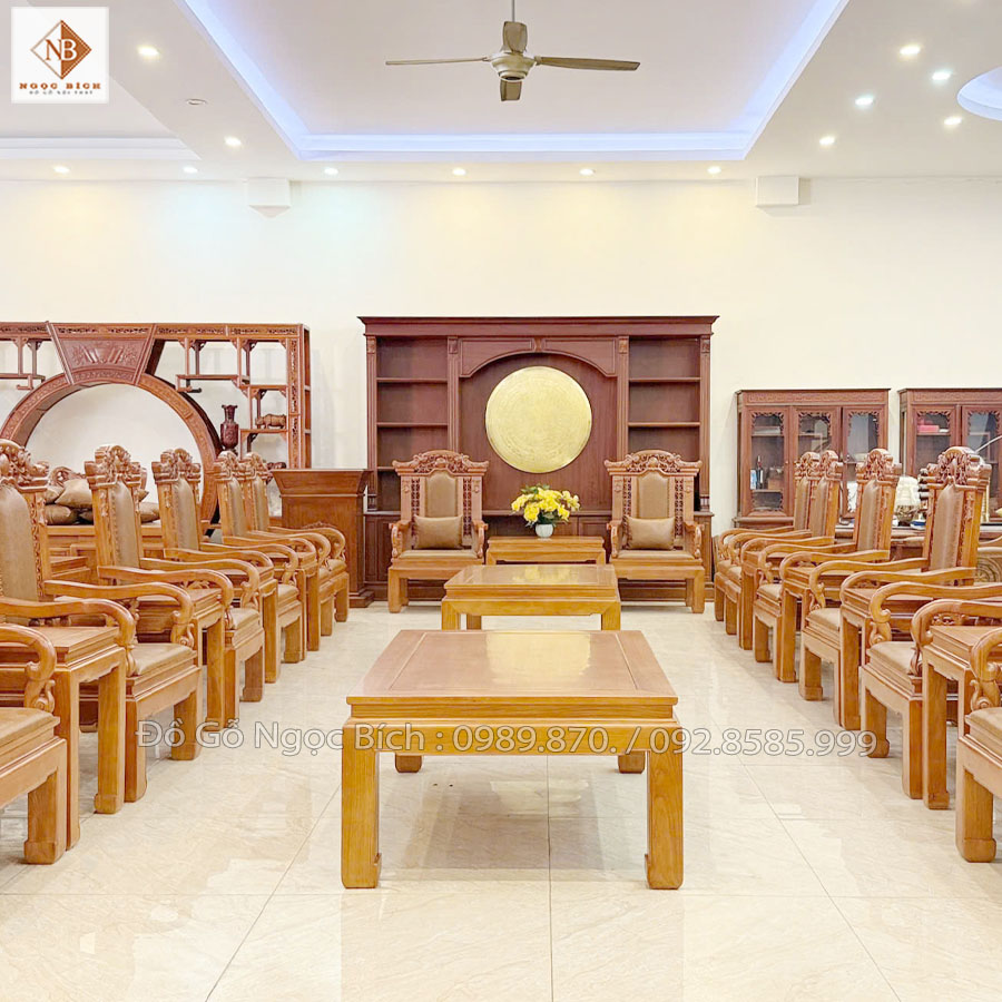 Thiết kế phòng khánh tiết gỗ tự nhiên sang trọng