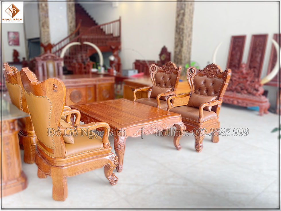 Bo-ban-ghe-tiep-khach.jpg