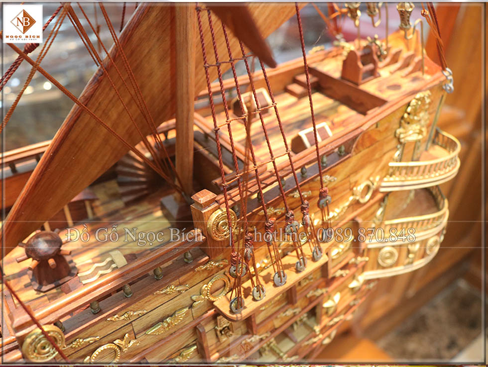 thân Thuyền buồm gỗ sưa đỏ