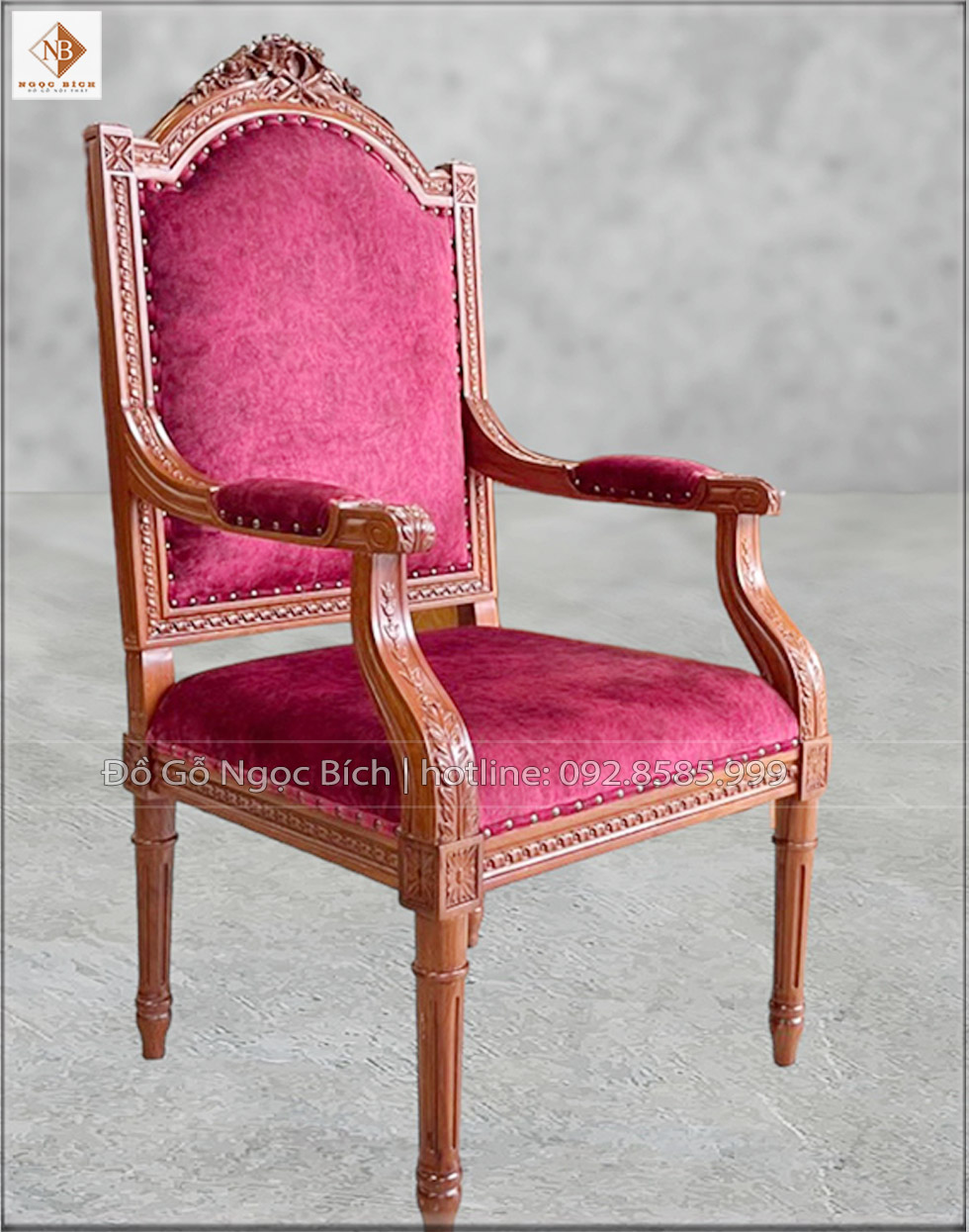 Ghế bọc vải màu đỏ cánh sen