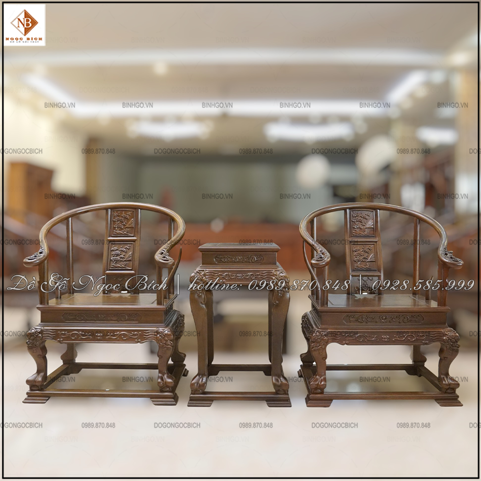 Bộ ba món bàn trà Minh Đế gỗ gõ đỏ là lựa chọn hoàn hảo để tạo điểm nhấn cho phòng khách hiện đại.